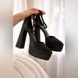 Cape Robbin Black Chunky Platform Heels Size 7 | Club / Alt